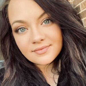 Meet your Posher, Monica